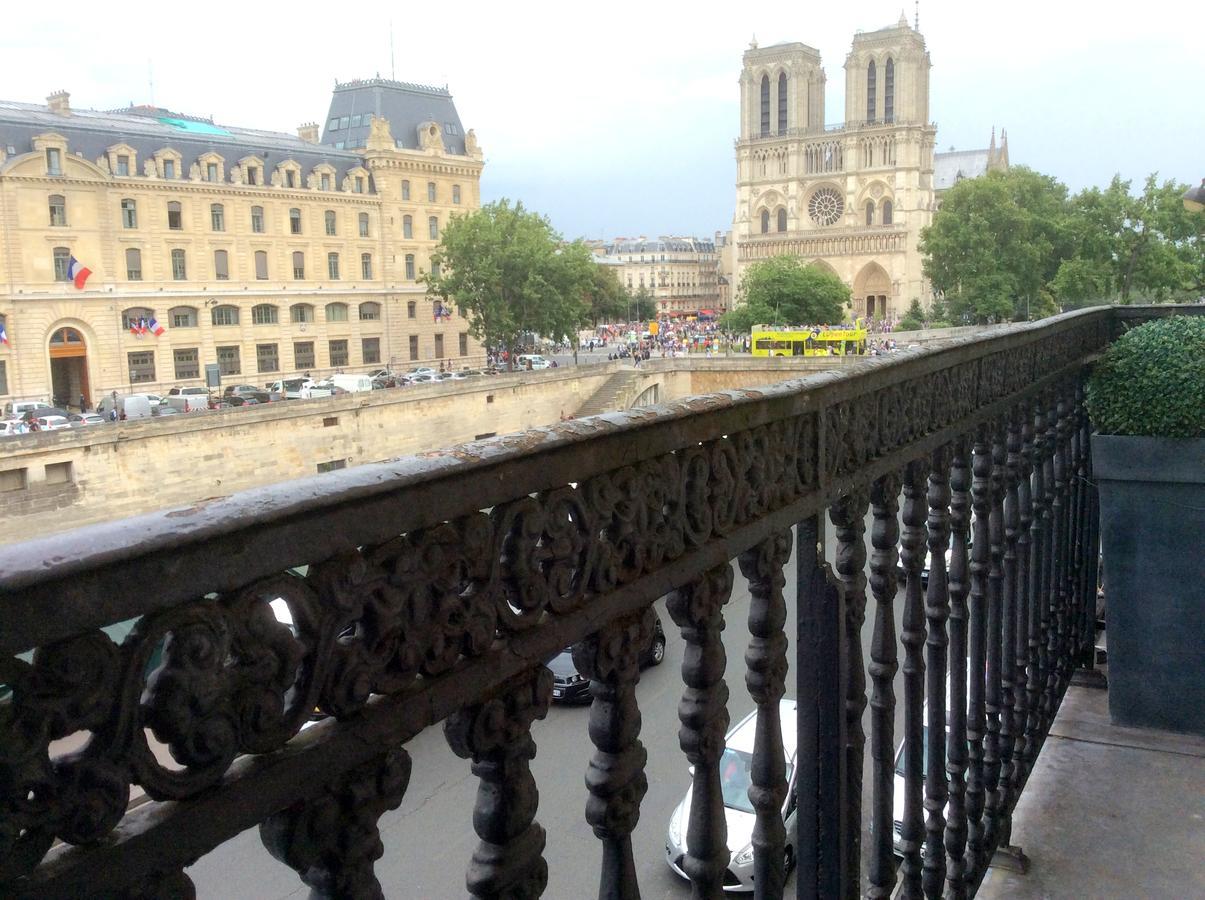 פריז Two Bedroom Luxury Apartment - Balcony With View Of Notre Dame מראה חיצוני תמונה