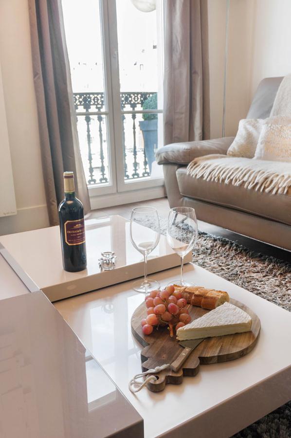 פריז Two Bedroom Luxury Apartment - Balcony With View Of Notre Dame מראה חיצוני תמונה